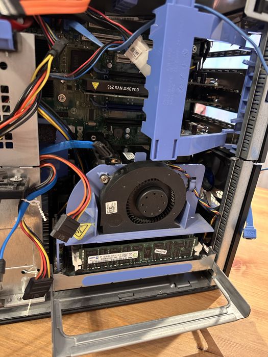 komputer Dell T5500 2x Xeon 5677 3,47 GHz 48GB RAM 8 core