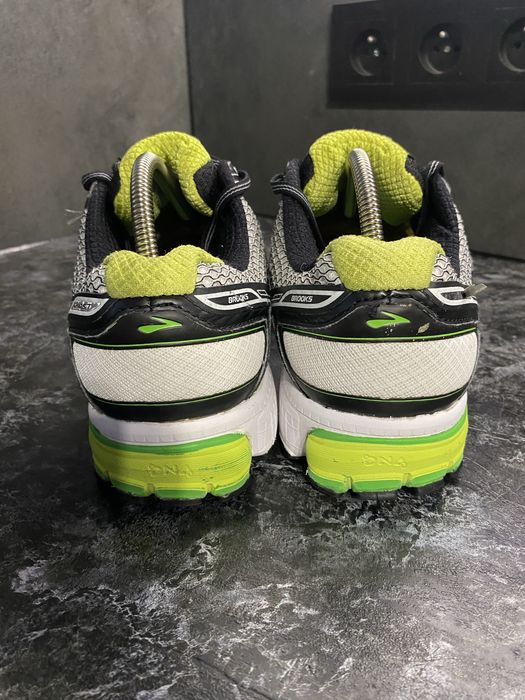 Bytu Brooks Ghost