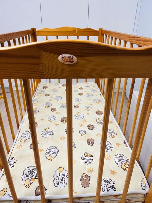 Дитяче ліжко з матрацом