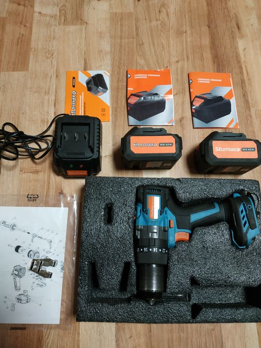 Продаю шуруповерт Sturmax.