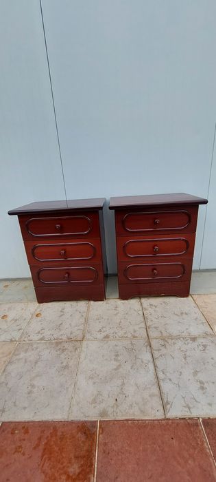 2,  mesas cabeceira, cadeira,  esoelho