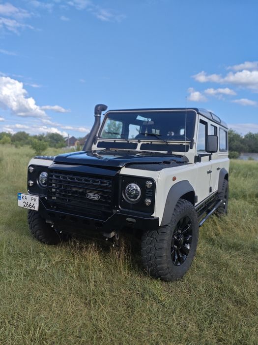Land rover defender td5 2005 рік 9 місць