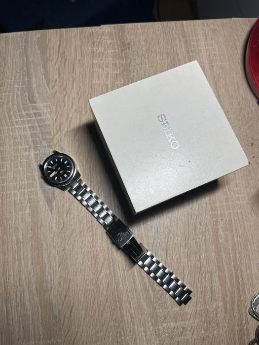Elegancki zegarek marki seiko