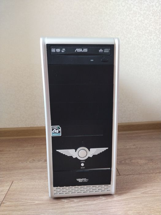 процесор, материнська плата, пам'ять, вінчестер CD-ROM, CD-RW, відеока