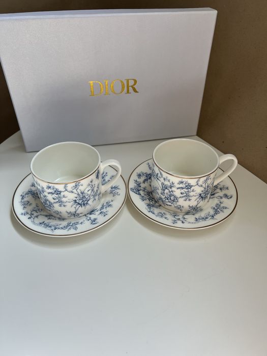 Уцінка‼️Набір посуду dior (дві чашки та два блюдця)