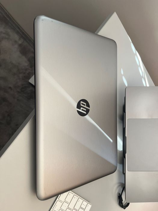 Laptop HP – Intel i3, 8 GB RAM, 1 TB HDD – sprawny, gotowy do pracy + zasilacz + torba