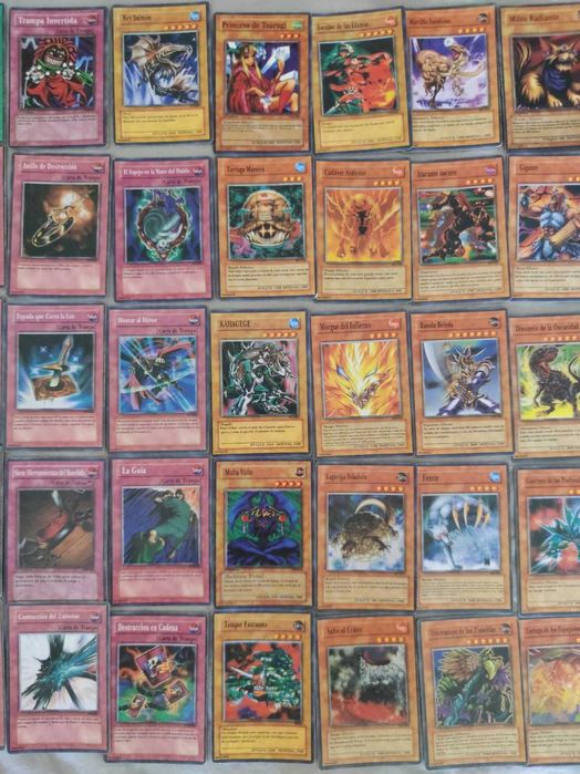 Cartas Yu-Gi-Oh! em bom estado