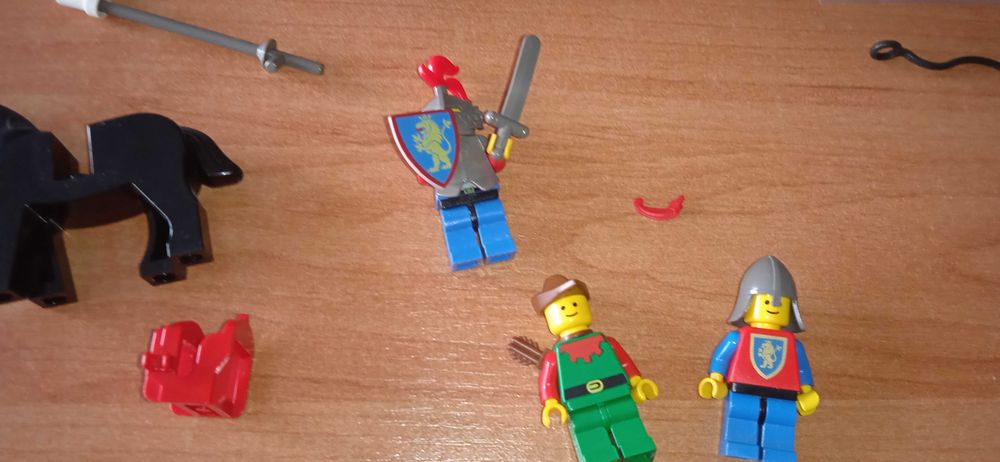 Lego Castle  6042 Dungeon Hunters Forestman