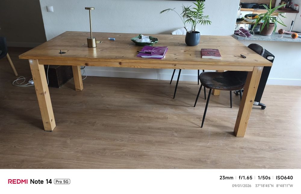 Mesa grande de madeira