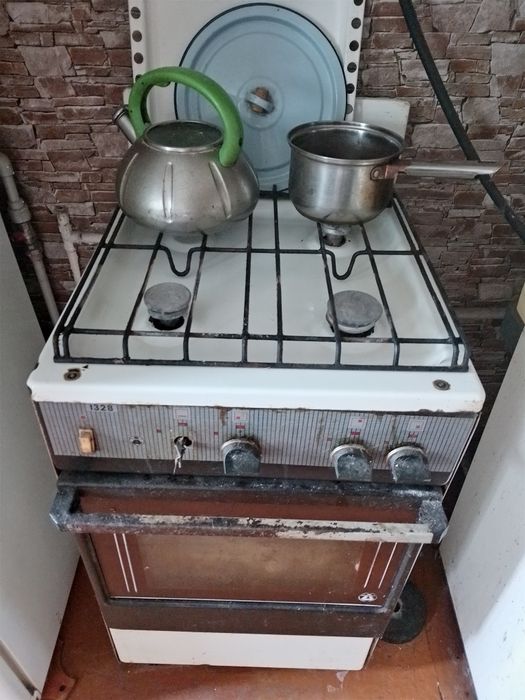 продам газова пічь