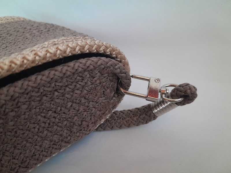 Маленька сумочка для телефону і дрібниць зручна через плече. Handmade