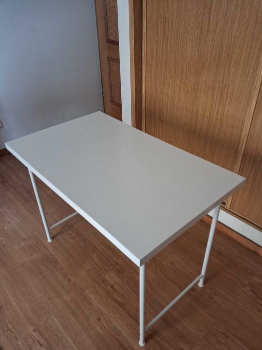 Mesa branca (100x60)