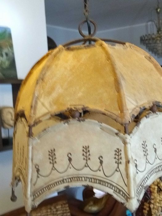 Candeeiro muito antigo.