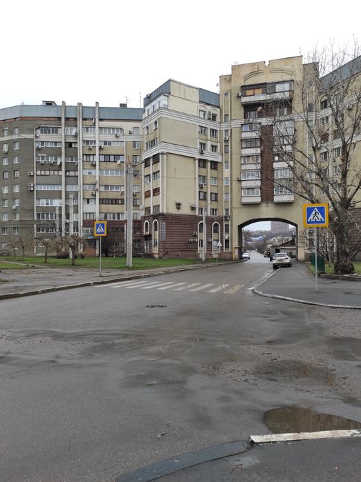 2 к,62м2. Захисникiв  України (Защитников  Украины,Героев  Харькова 97