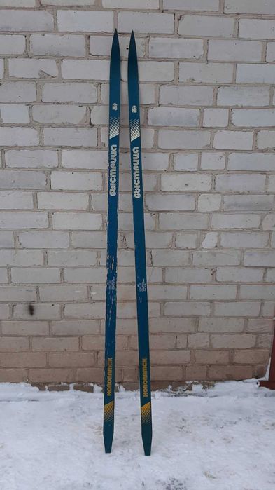 Продам лыжи новые  Быстрица