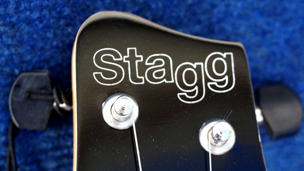 NOWA gitara Stagg z wbudowanym wzmacniaczem, warta ponad 700 zł