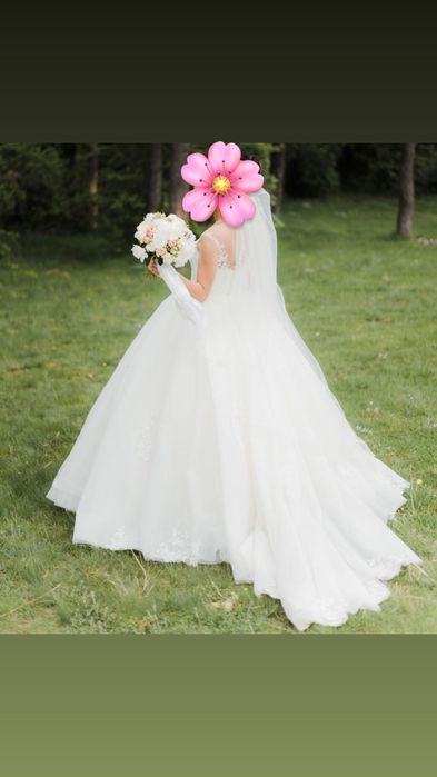 Весільна  сукня зі  знімним  шлейфом