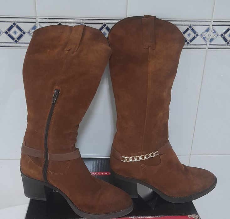 Botas de cano alto em pele Genuína- (camurça) -Tamanho 38