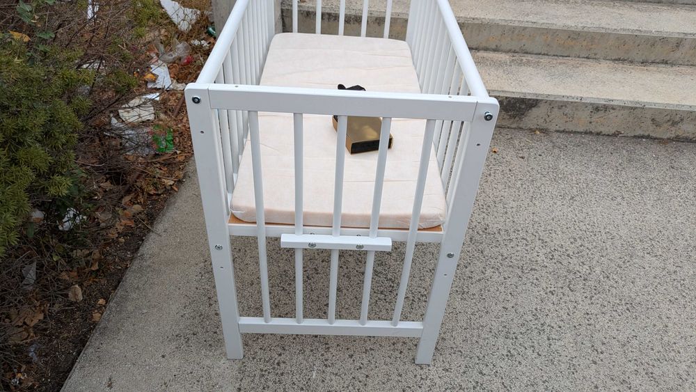 Berço de Bebe Branco em Madeira