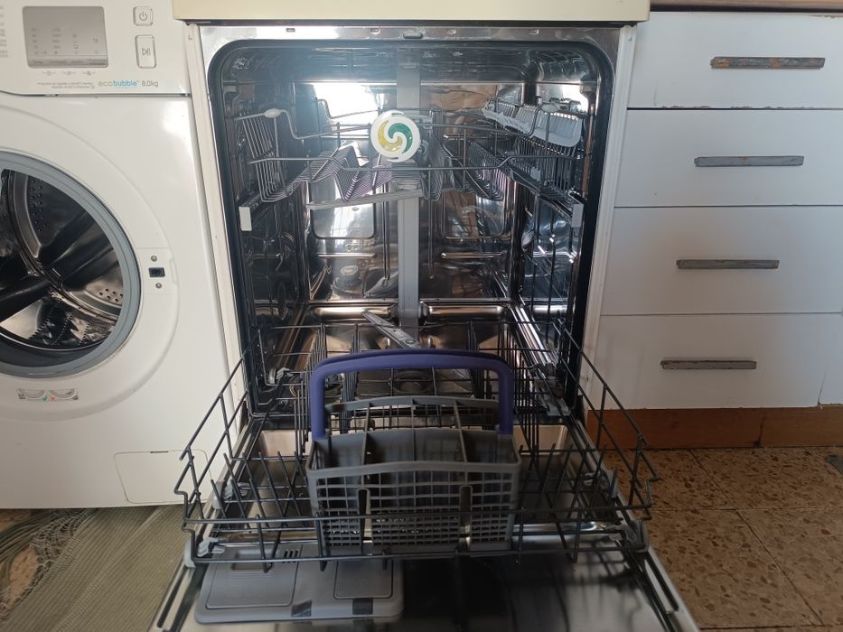 Máquina de lavar loiça Whirlpool