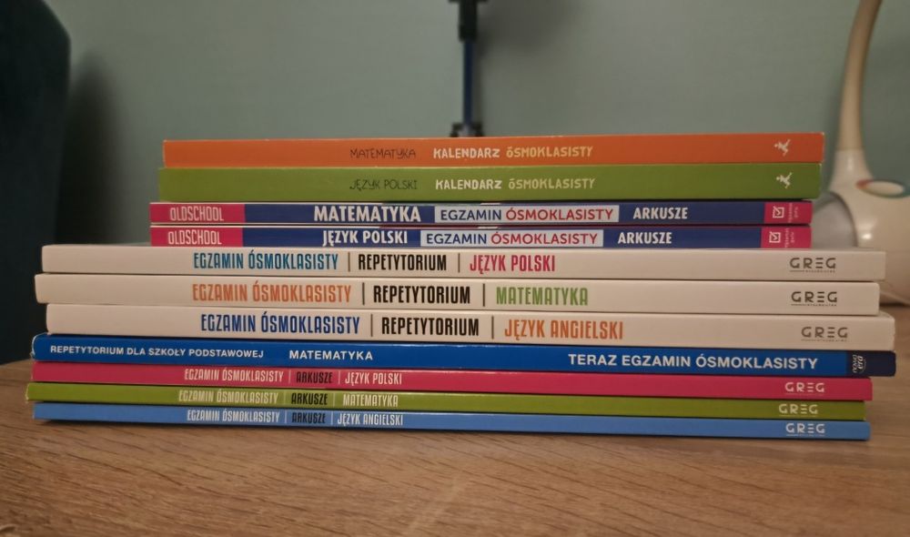 Zestaw arkuszy i repetytoriów do 8 klasy.