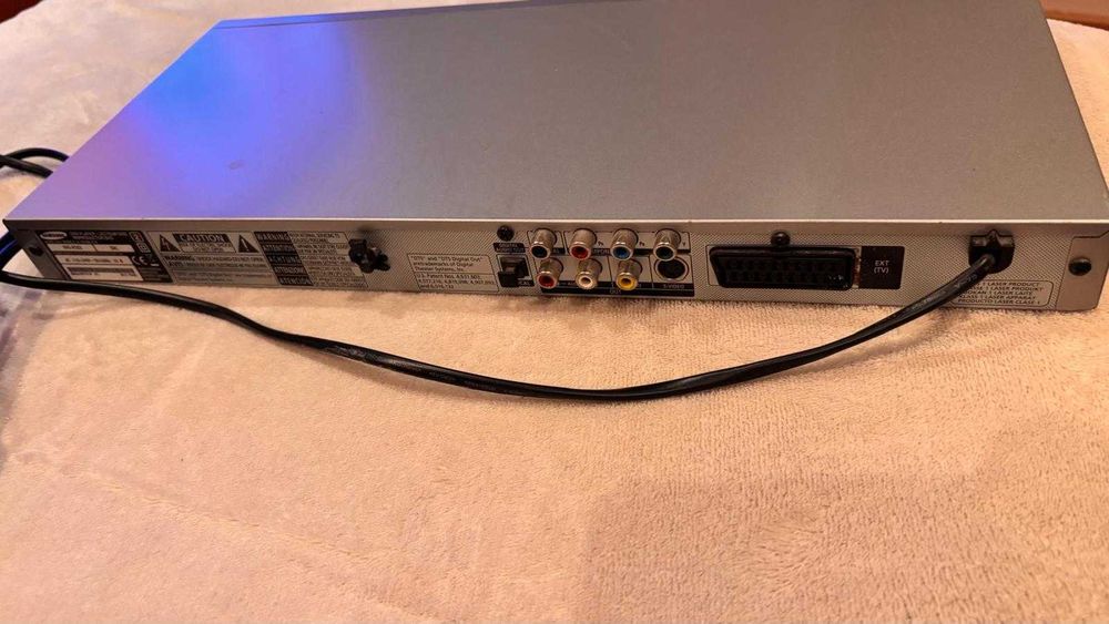 leitor de dvd da marca Samsung com comando
