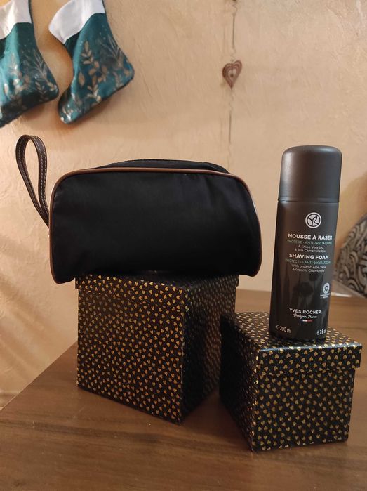 Чоловічий  набір піна д/гоління200мл+косметичка водонепроникнена