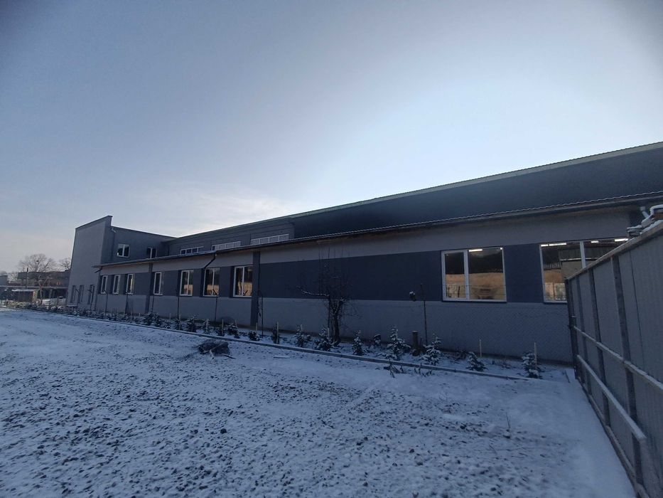 ПРОДАЖ великого 2282 кв.м ВИРОБНИЧОГО ПРИМІЩЕННЯ у Берегові, новий дах