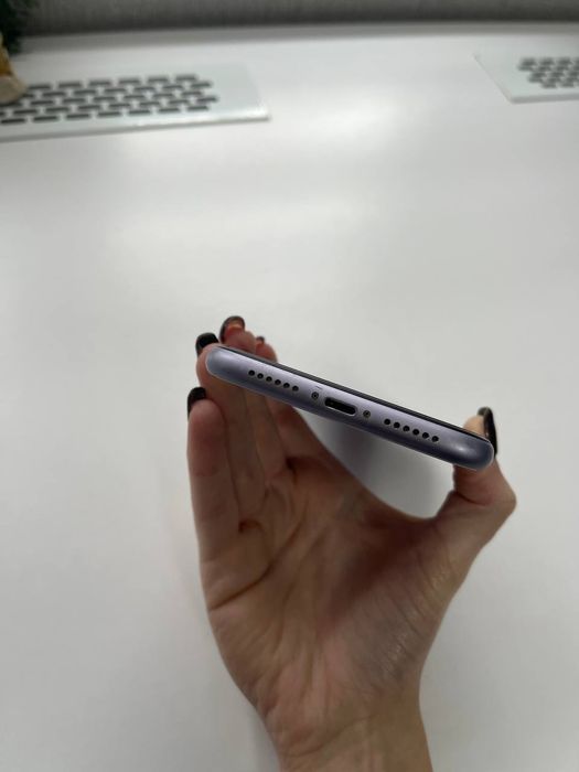 Продам IPhone 11