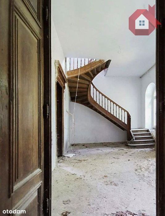 Historyczny Dwór / Rezydencja | Park