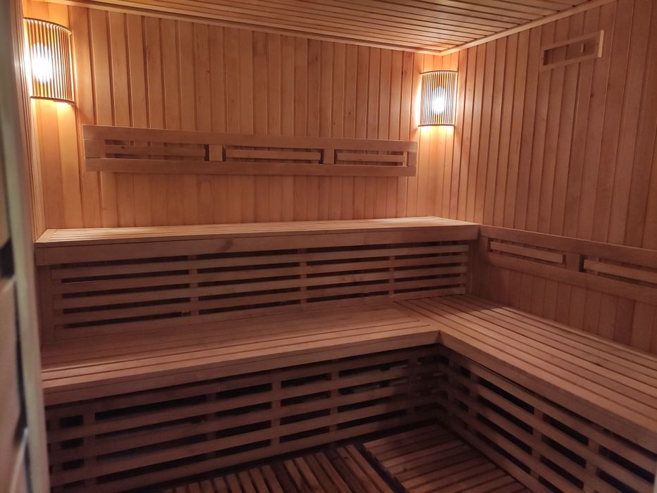 Баня на дровах, лазня, басейн, більярд, камін