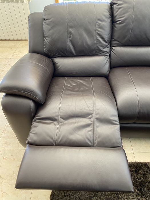 Sofa Chateux D’Ax pele genuina 3 lugares