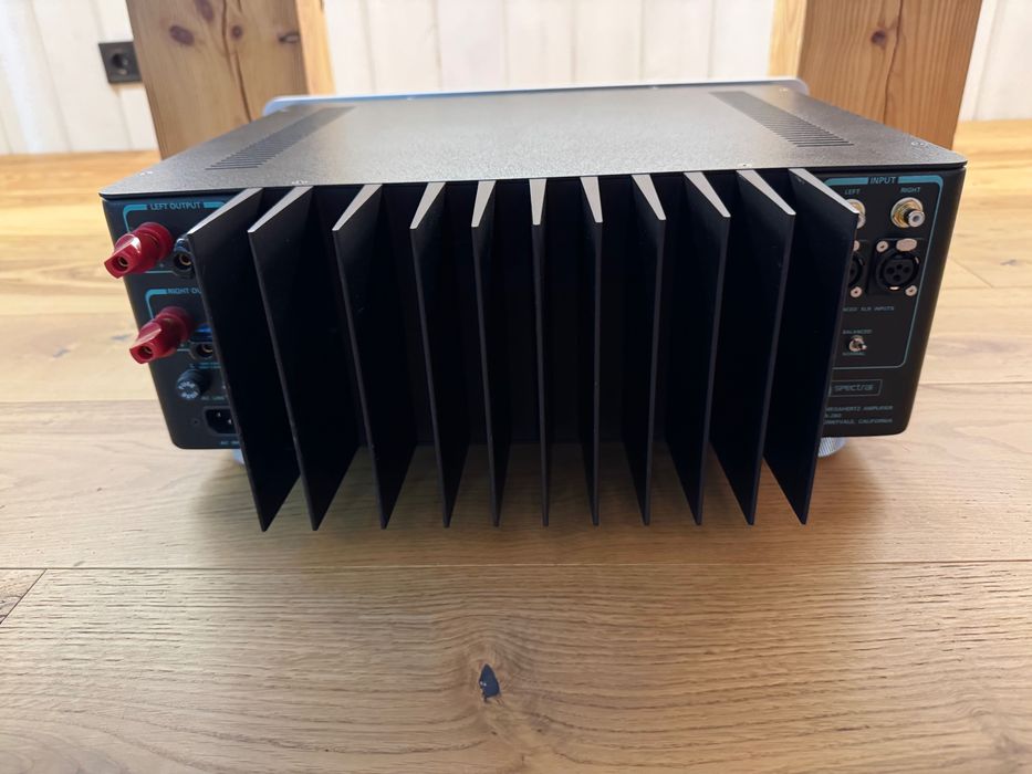 Американський підсилювач потужності Spectral DMA 260