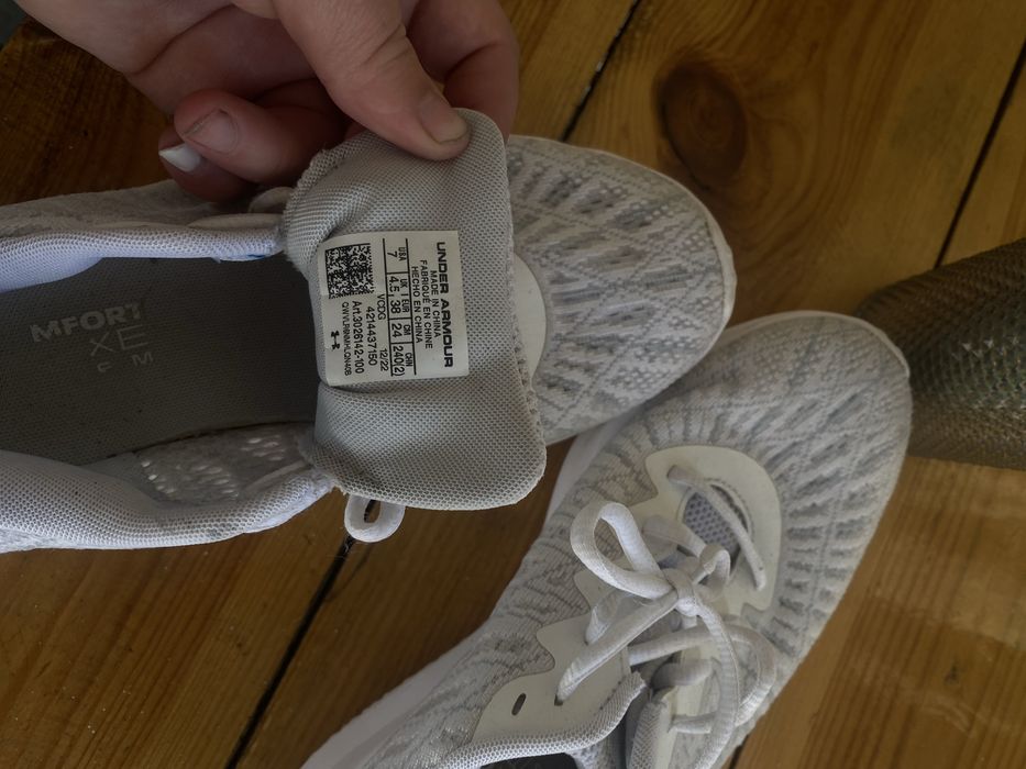 Продам кросівки Under Armour Charged Assert