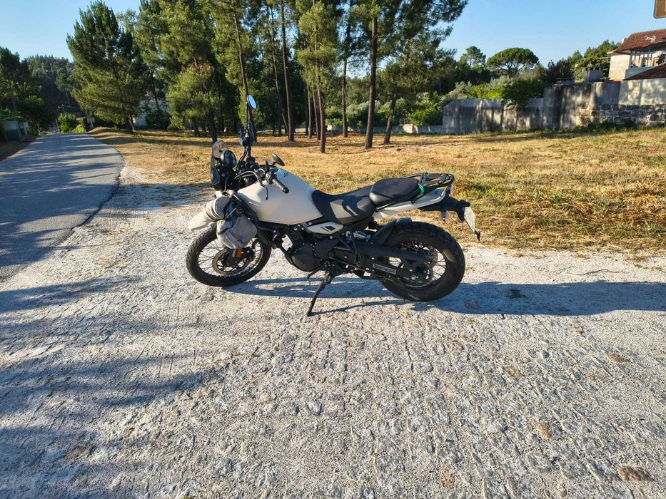 Royal Enfield Himalayan 450 (2025) – Apenas 1.100 km, Como Nova, Garantia