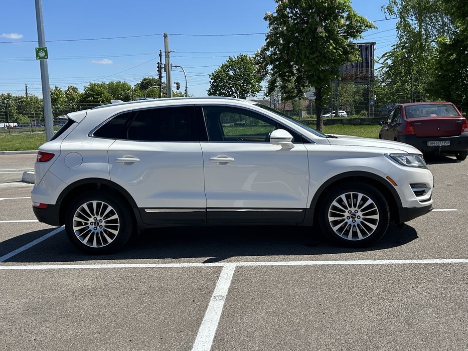 Автомобіль Lincoln MkC, 2017 року