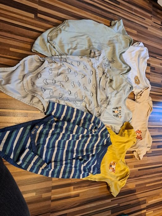 Sprzedam body rozmiar 92 7 sztuk