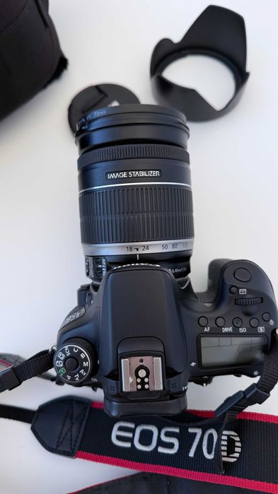 Canon EOS 70D + EF-S 18-200mm IS — Kit completo