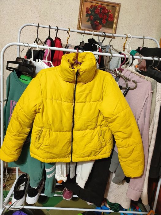 Куртки, желетка.