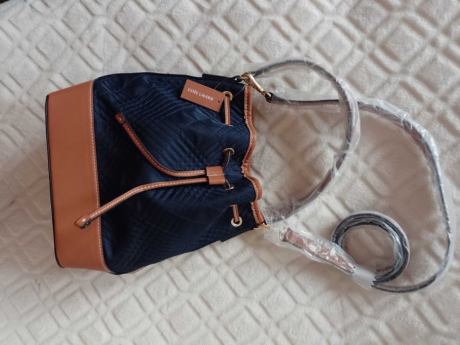 Estee Lauder/Granatowo - brązowa torebka kuferek z Londynu, NOWY