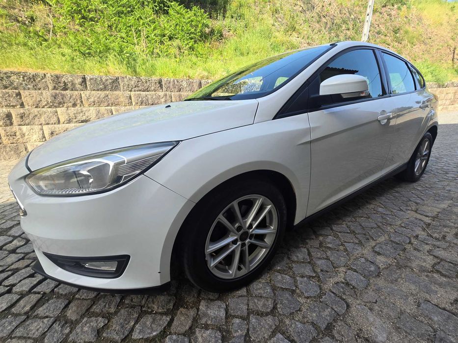 Ford Focus 1.5 tdci 120cv Trend+