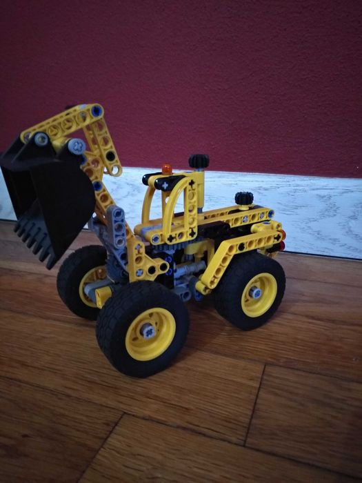 Legos TECHNIC                                    .64737970919299123