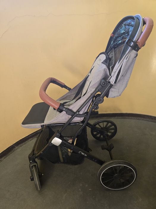 Wózek spacerowy Momi