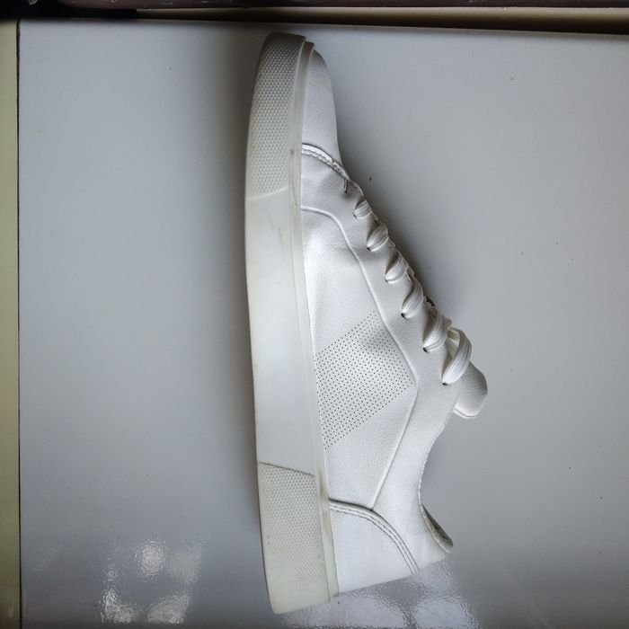 Кросовкі 42 білі