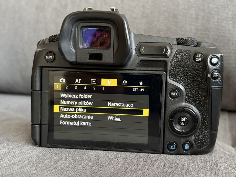 Canon Eos R 220k