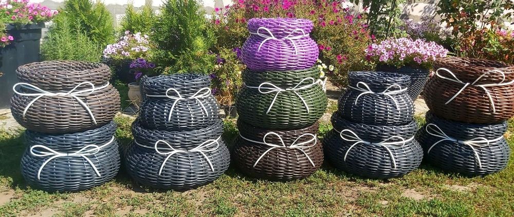 Кашпо та дровниці з ротанга