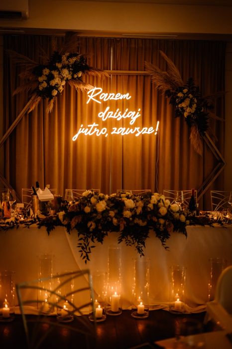 Napisy led/neony na ściankę Najlepsze dopiero przed Nami  Razem lepiej