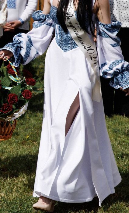 Довга ВИШИТА сукня