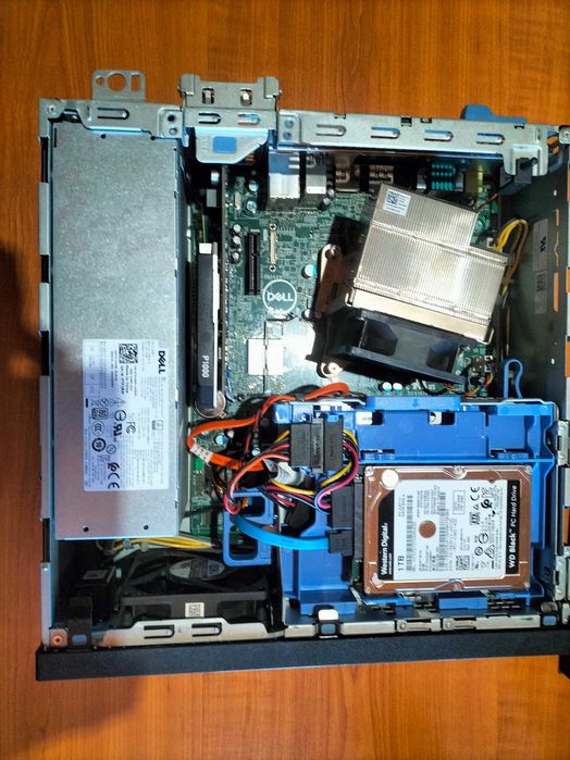 Computador Dell Precision Tower 3430 (Xeon E-2124, 16GB, 256GB + 1TB, 4GB nVidia)