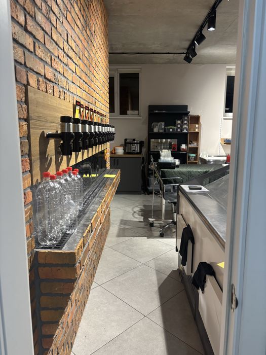 Готовий діючий бізнес суші/wok, розливне крафтове пиво, прохідне місце